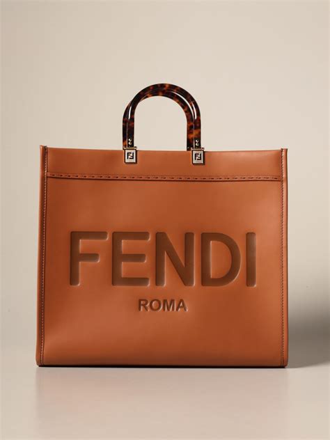 luxurywithdiscounts.com